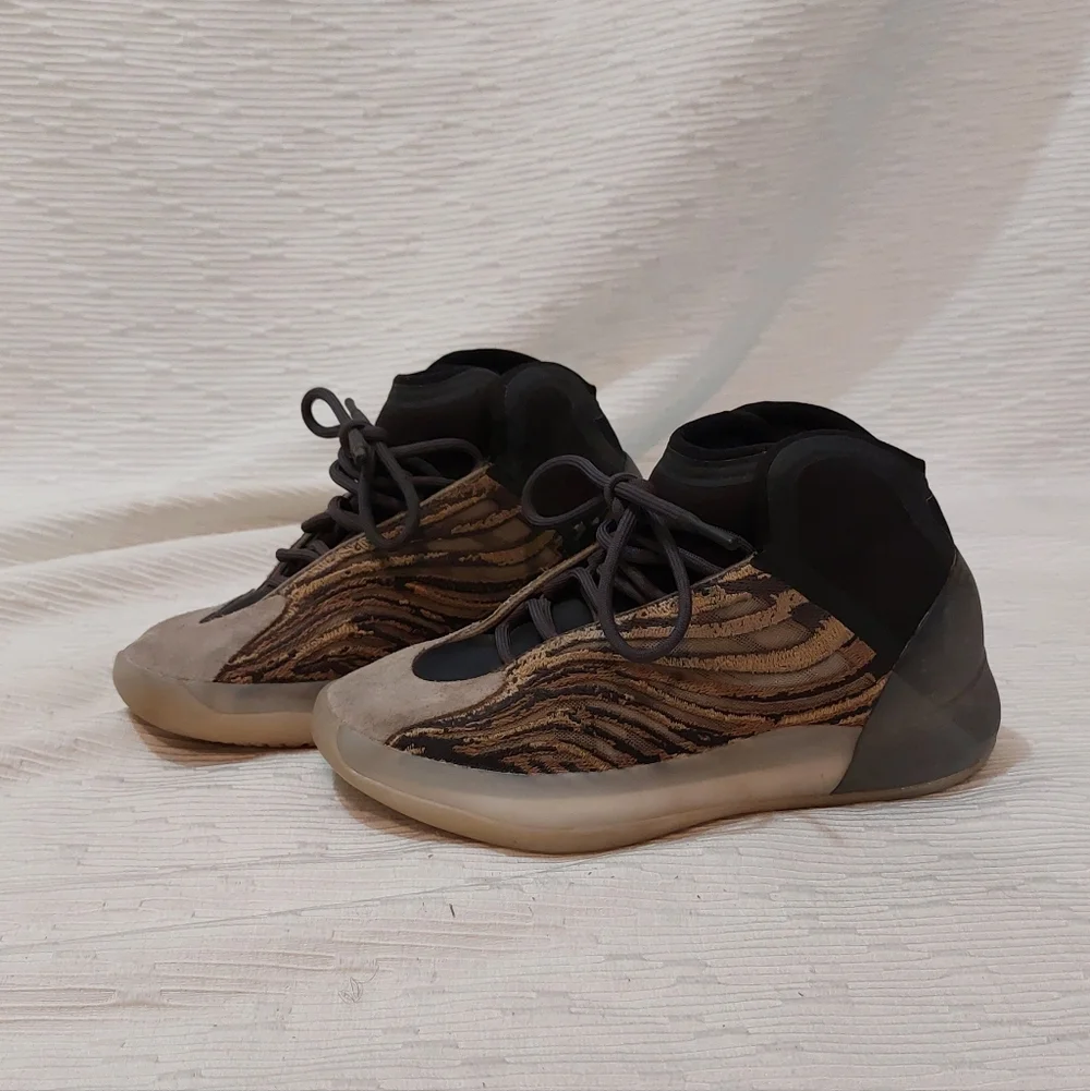 Yeezy bold patterned